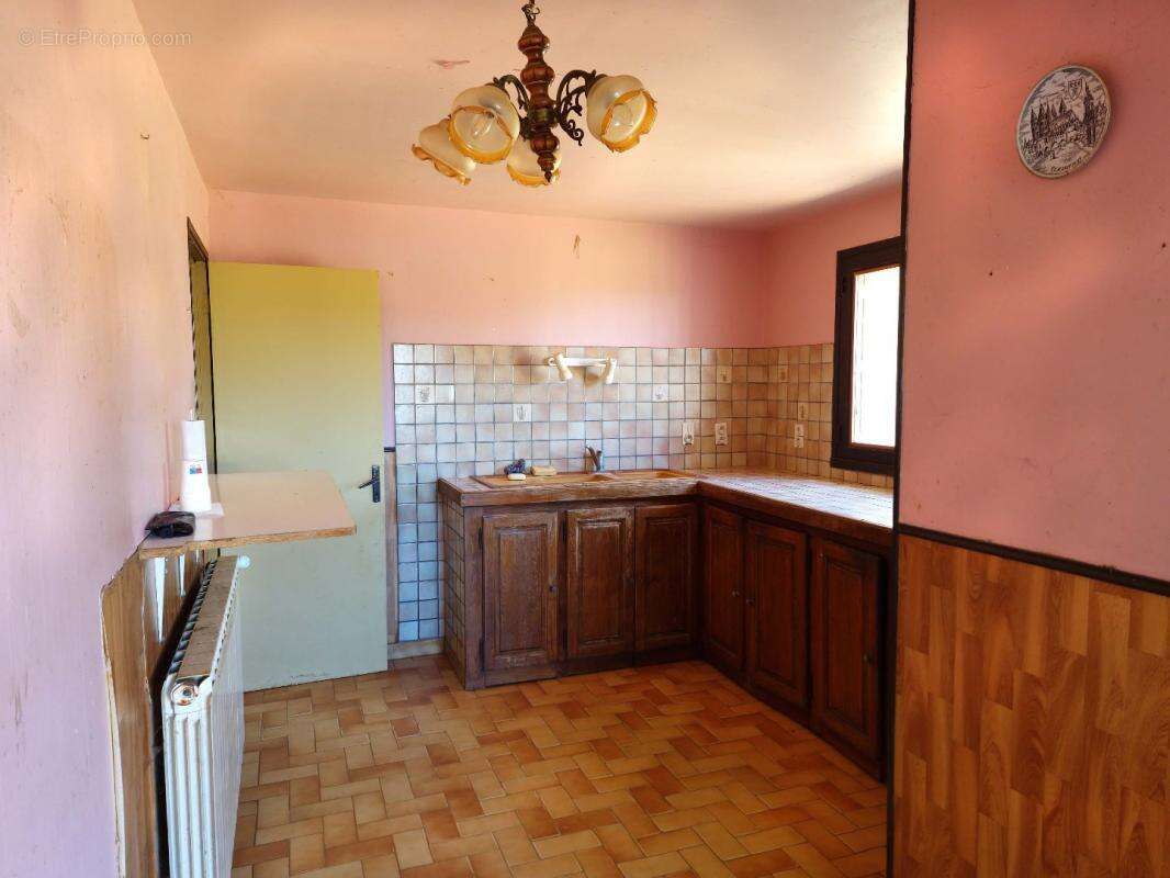 Maison à LACAPELLE-LIVRON