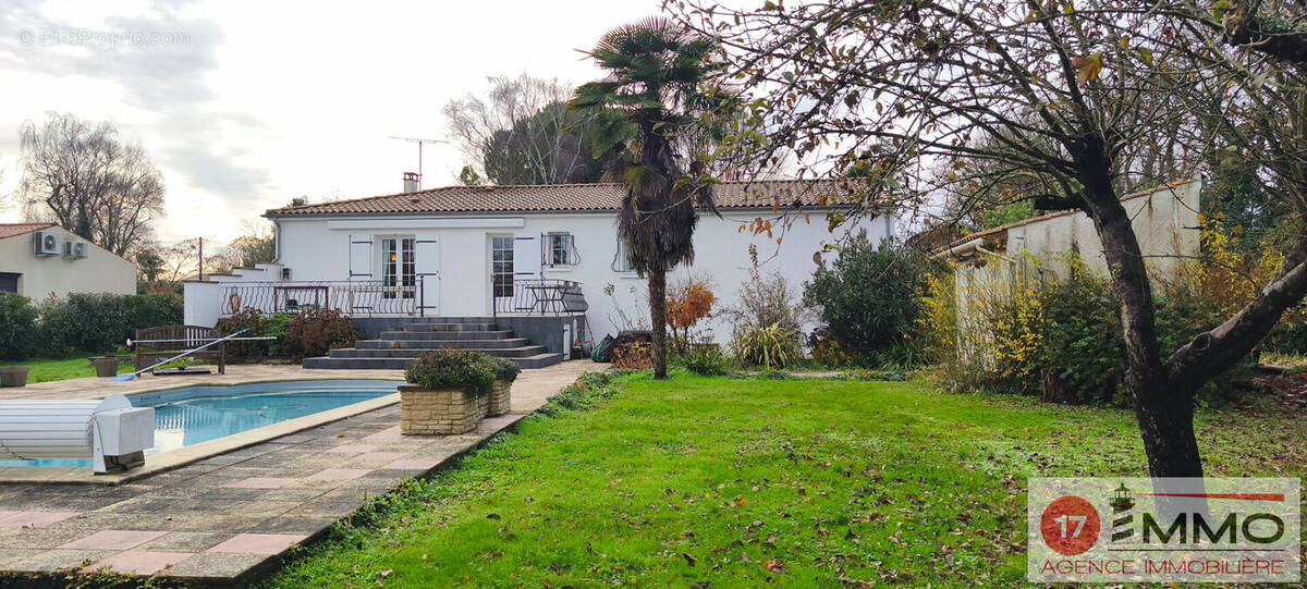 Maison à CROIX-CHAPEAU