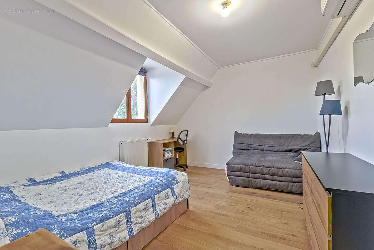 Appartement à CHAMPAGNE-SUR-OISE