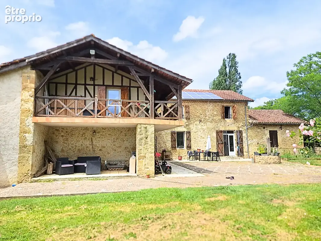MAISON 231m2 sur 8300m2 de terrain - photo 2