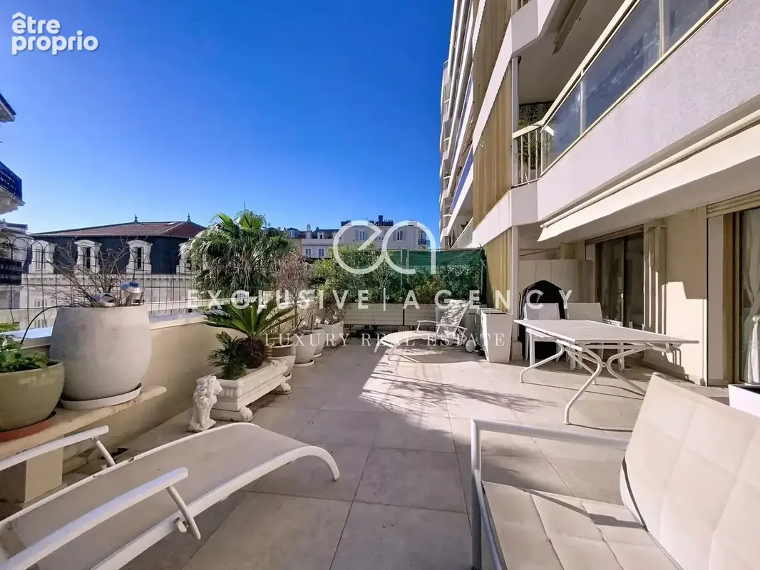 Cannes Banane 2 pièces de 45m² ouvrant sur une profonde terrasse - photo 1