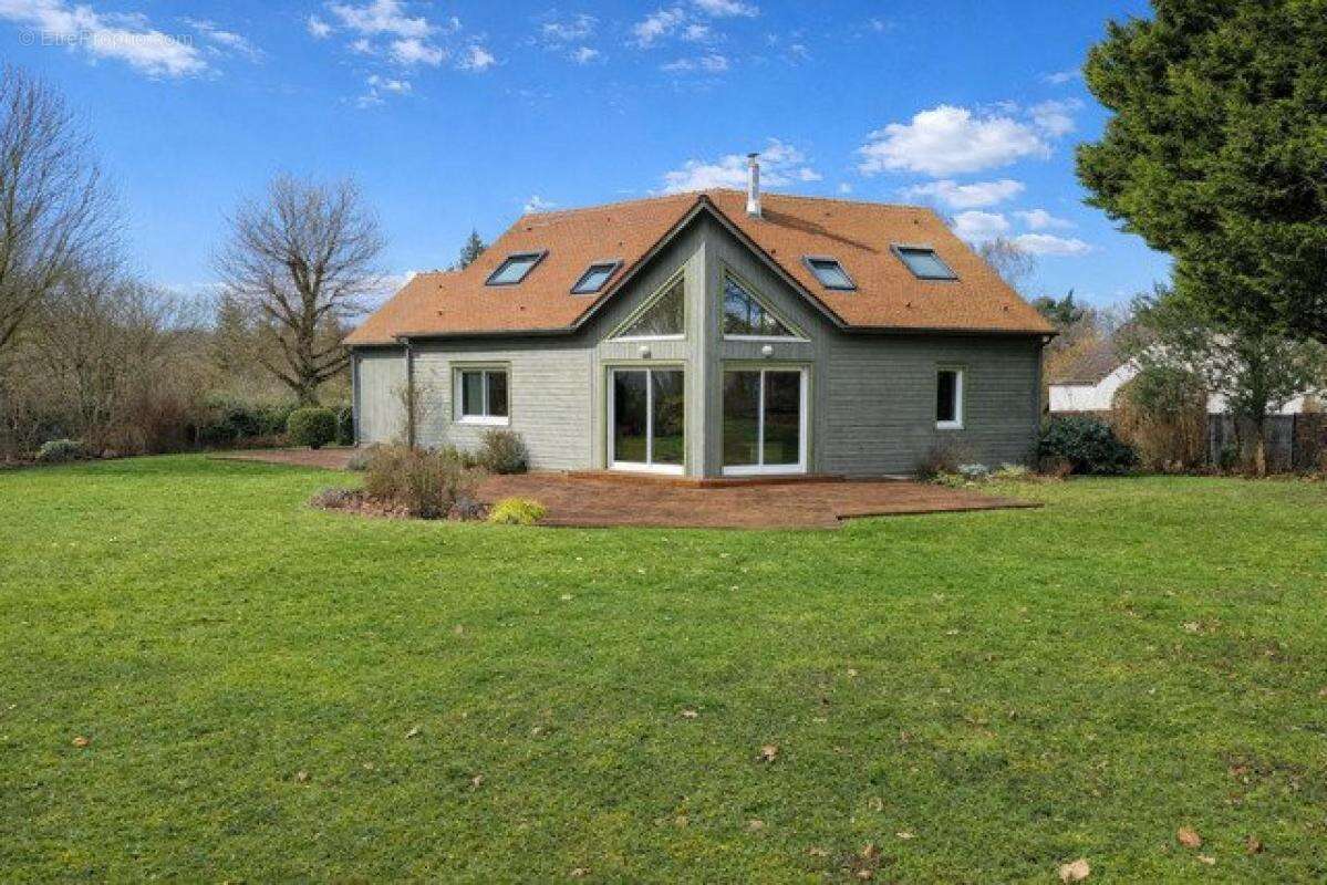 Maison à YVRE-L'EVEQUE