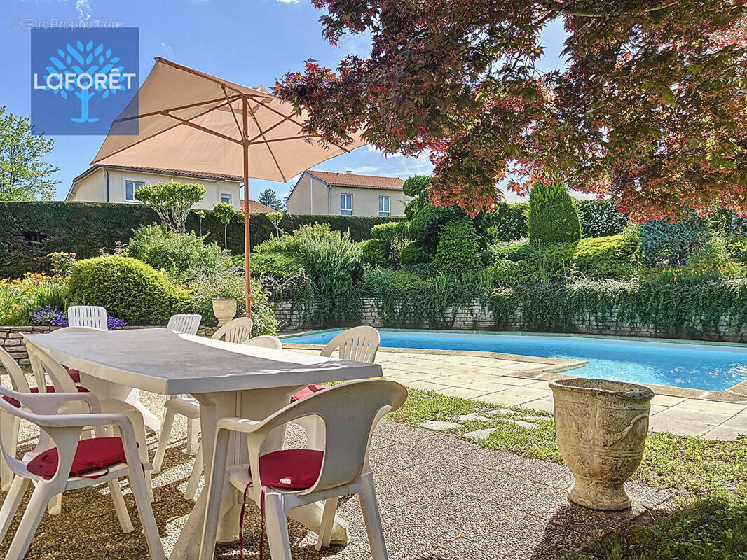 Maison à SAINT-GENIS-LAVAL