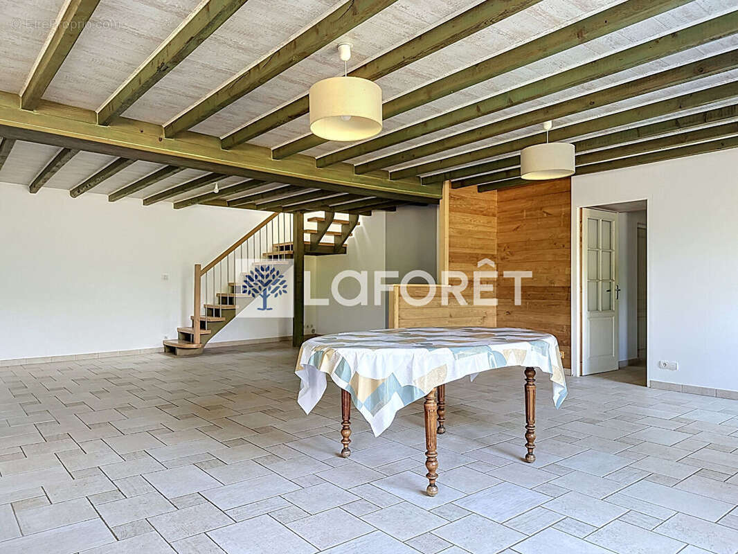 Maison à MAZIERES-EN-GATINE