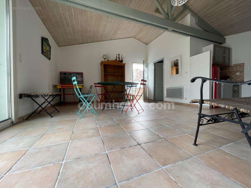 Maison de plain-pied – 83 m² avec dépendance – Terrasse & Jardin – Le Bois-Plage-en-Ré - photo 15