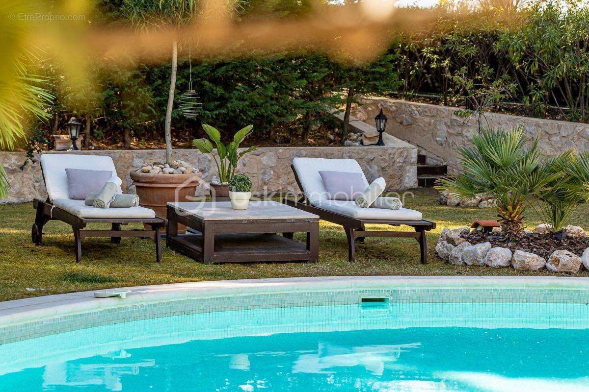 Saint Paul de Vence belle propriété au calme 6 chambres - photo 2