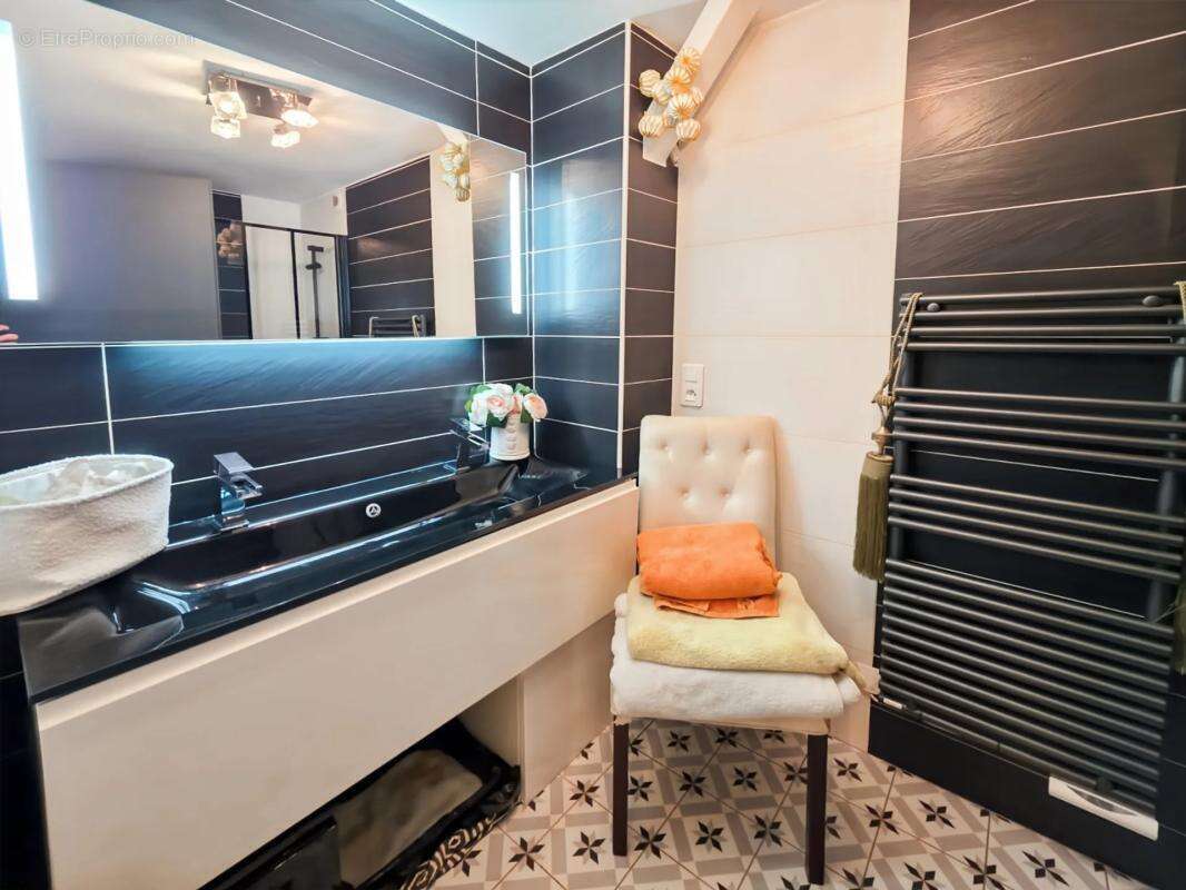 Appartement à AIX-LES-BAINS