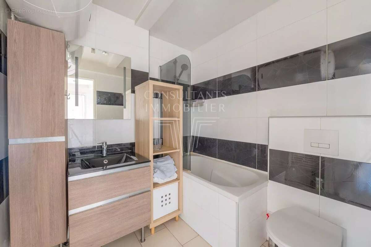 Appartement à LEVALLOIS-PERRET