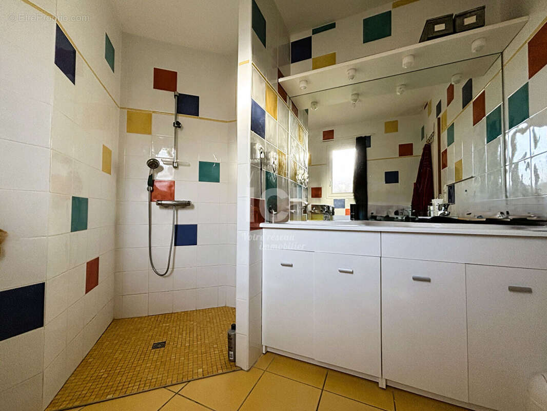 Maison à SAINT-LEGER-LES-VIGNES