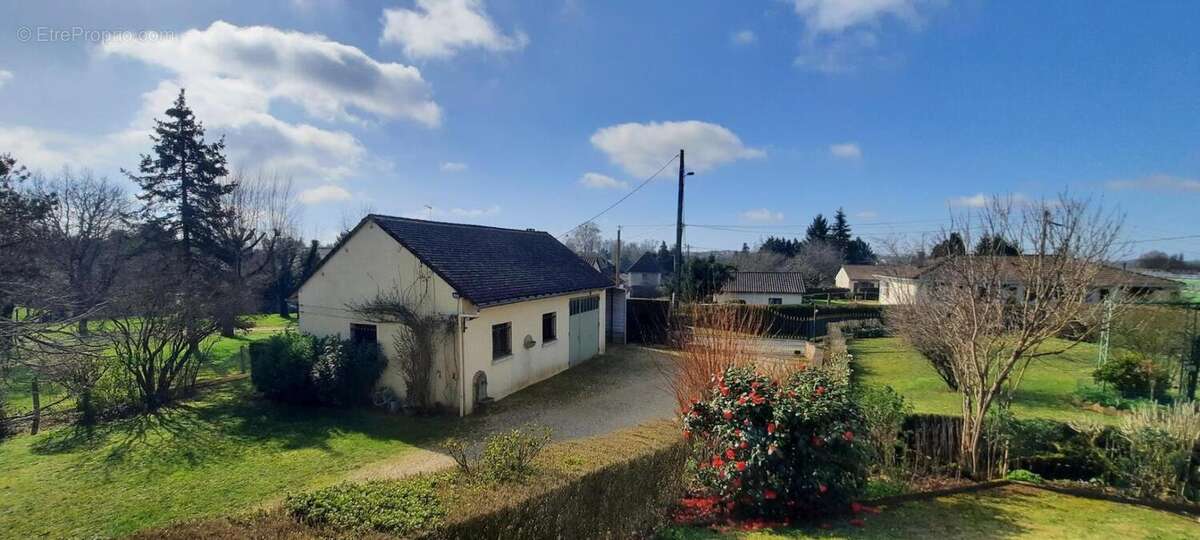 Maison à THIVIERS