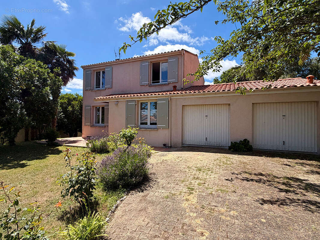Maison à ECHILLAIS