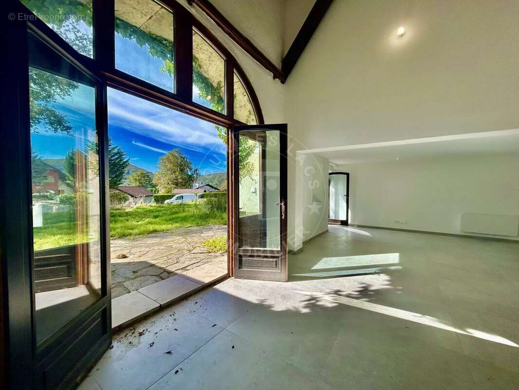 Maison à VILLY-LE-PELLOUX