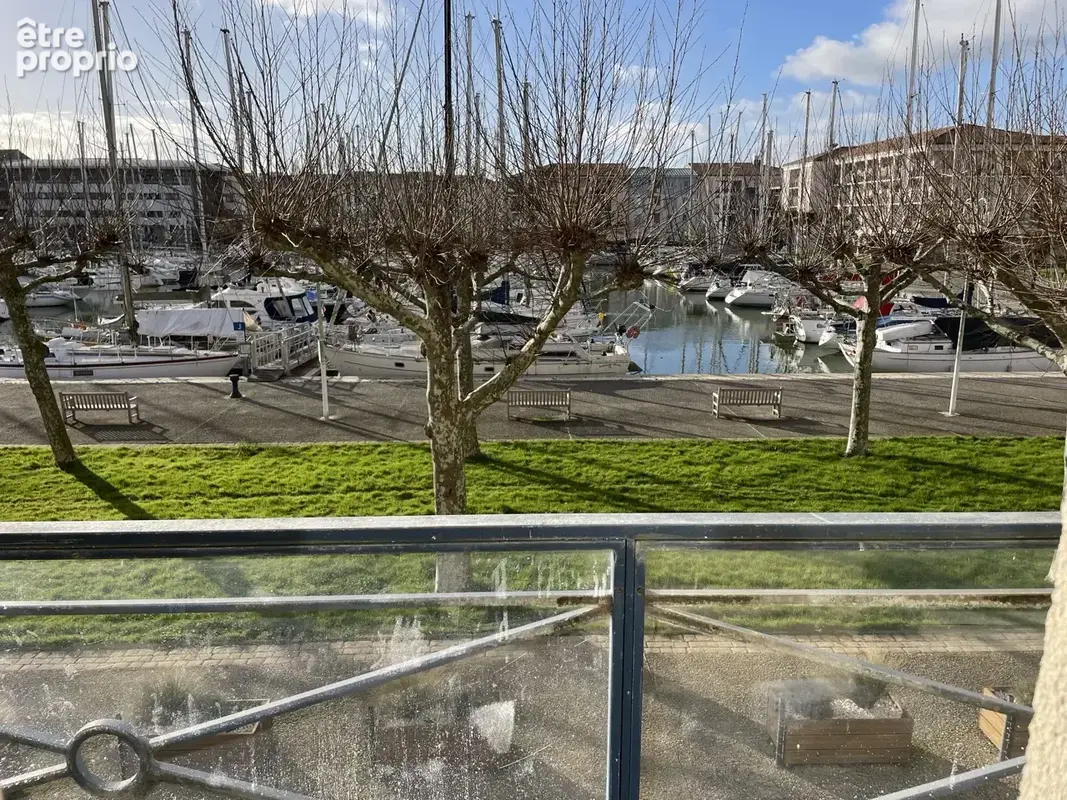 Appartement T3 avec balcon vue port de plaisance - photo 2