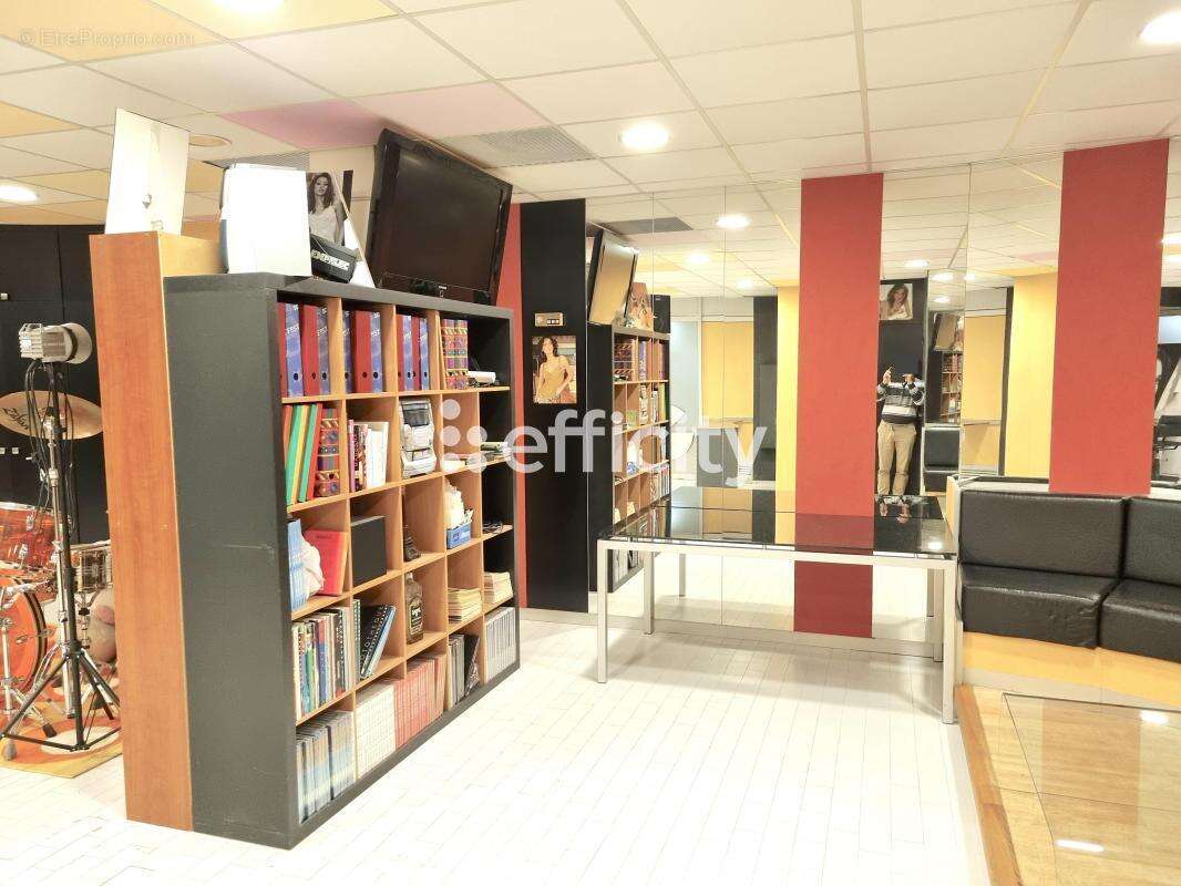 Commerce à MARSEILLE-8E