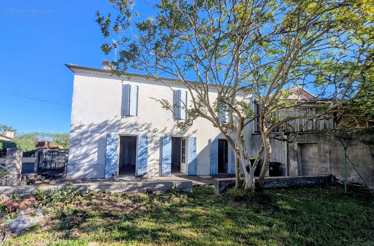 Façade Sud/ Jardin clos  - Maison à LOUBENS