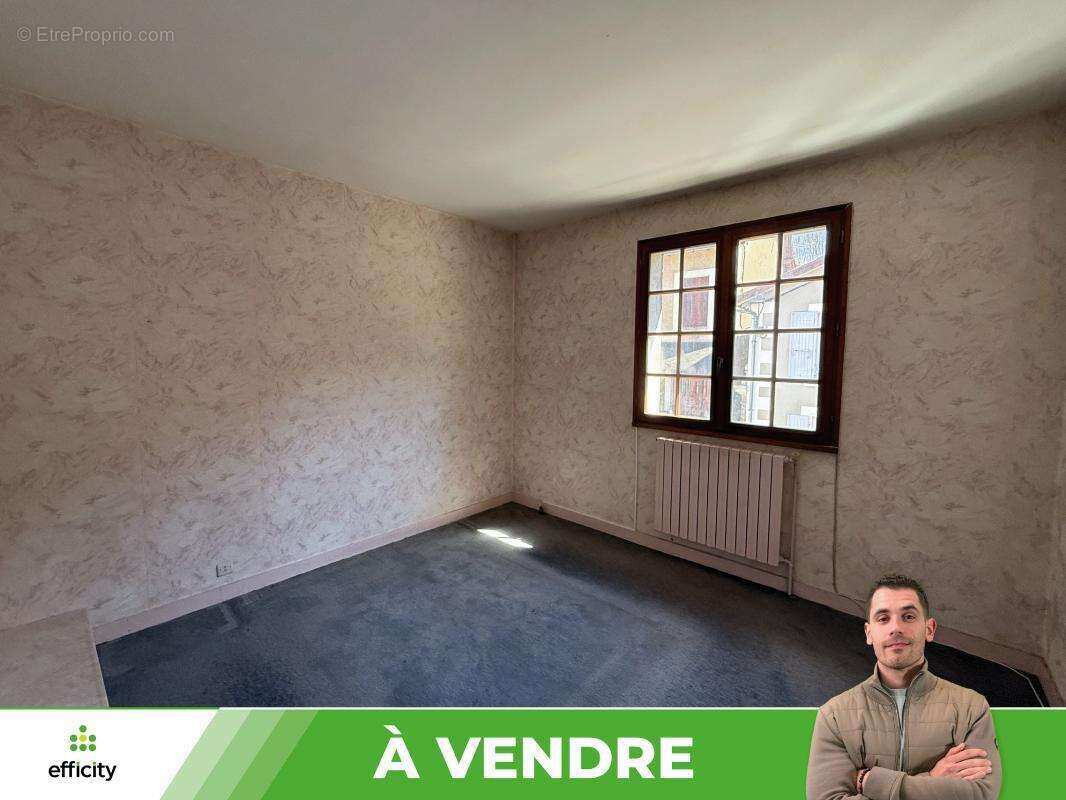 Maison à CROUTELLE