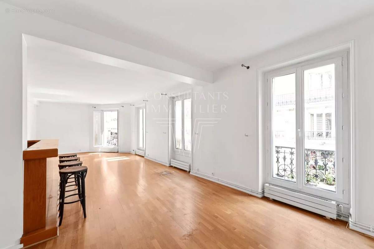 Appartement à PARIS-17E