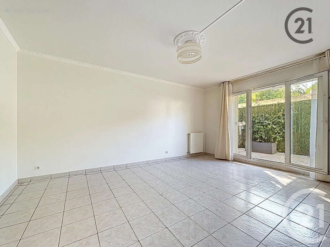 Appartement à COMBS-LA-VILLE