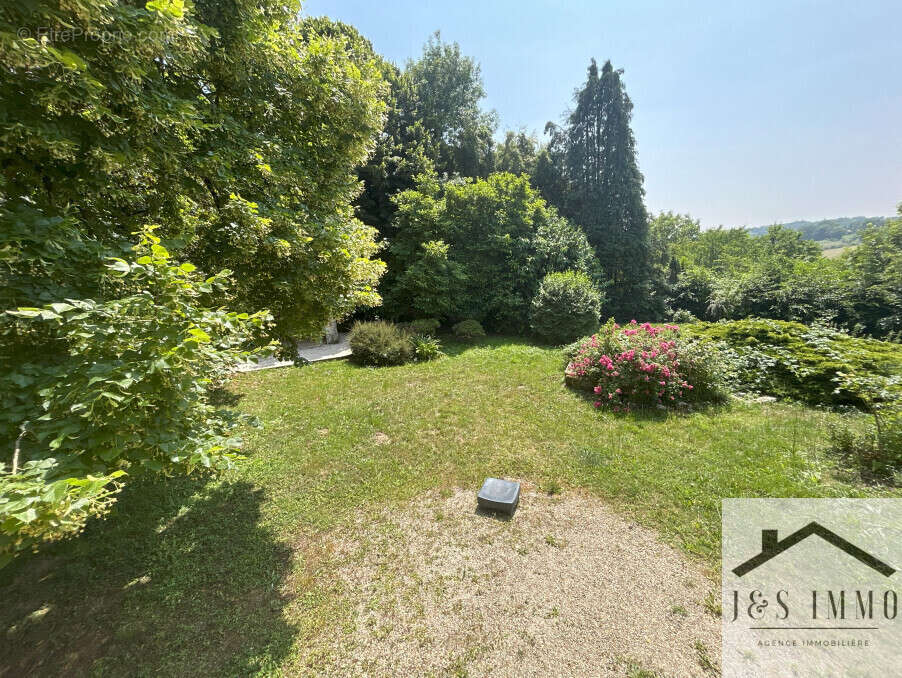 Maison à MAZEROLLES