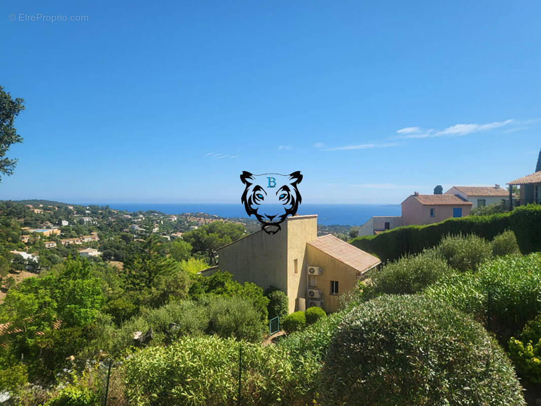 Maison à LES ISSAMBRES