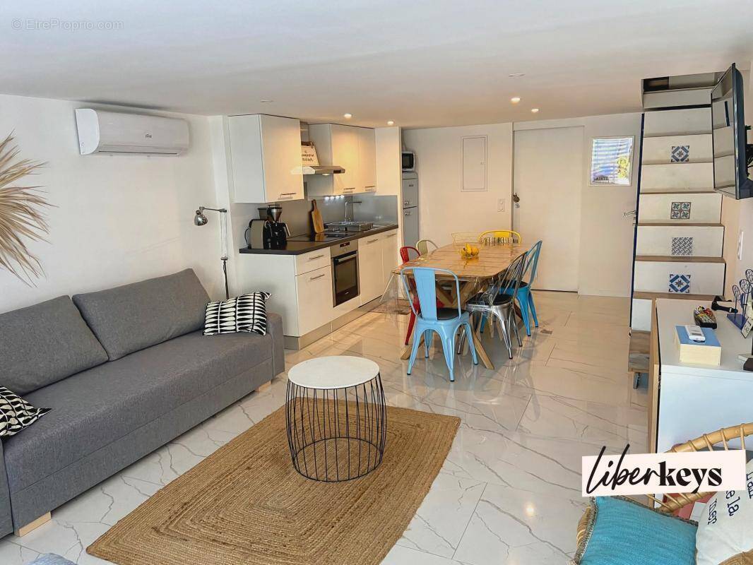 Appartement à SAINT-CYR-SUR-MER