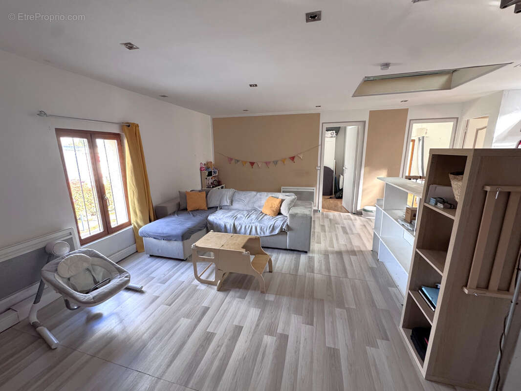 Appartement à FAVEROLLES