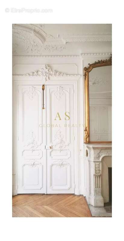 Appartement à PARIS-8E