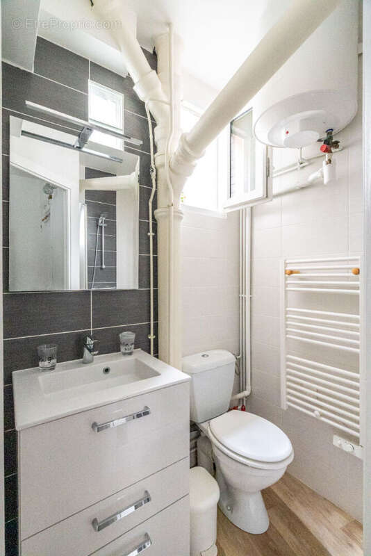 PARIS XV - Cambronne / Commerce - Deux pièces rénové - photo 6