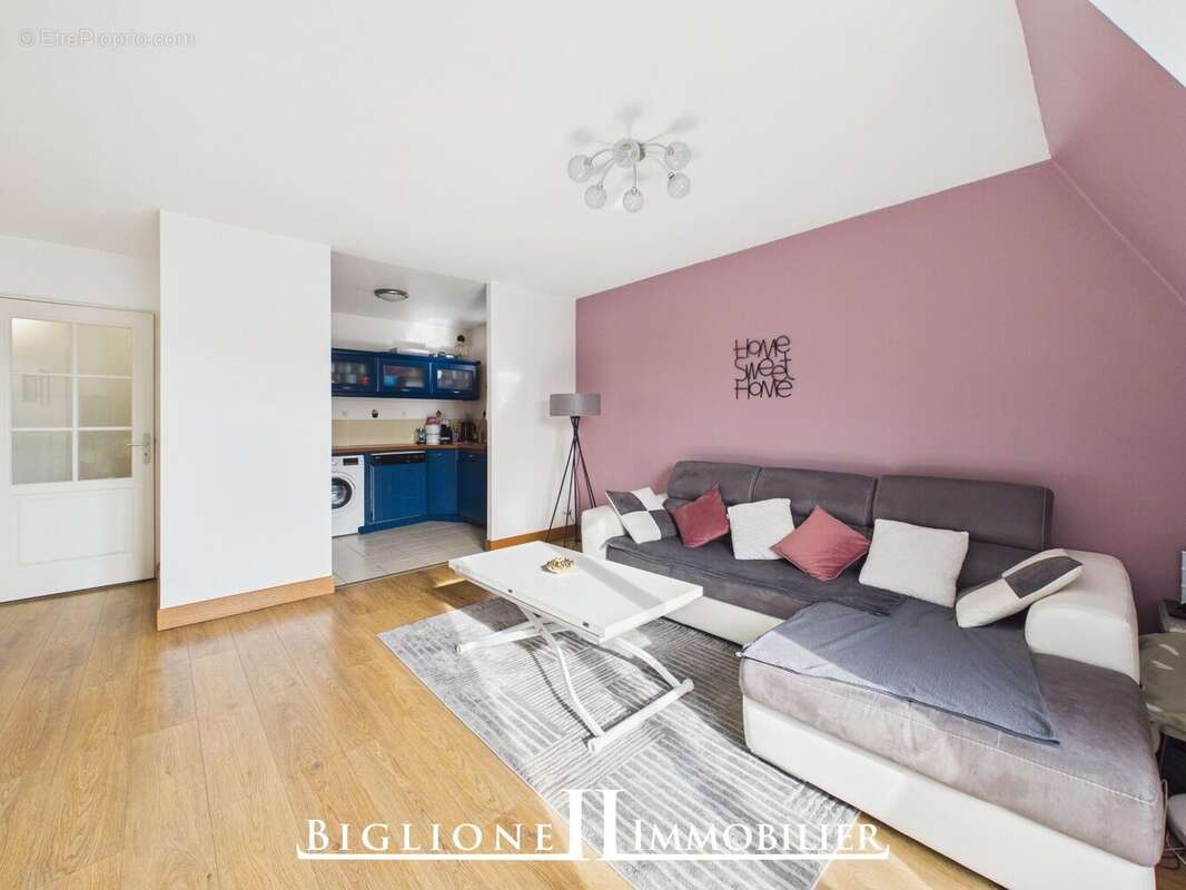Appartement à VAUJOURS