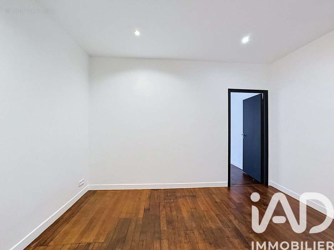 Photo 3 - Appartement à GENNEVILLIERS