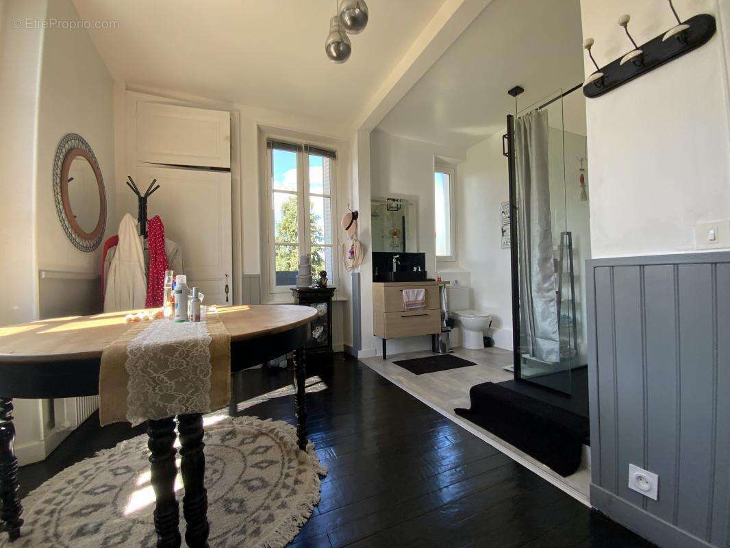 Maison à BERSAC-SUR-RIVALIER