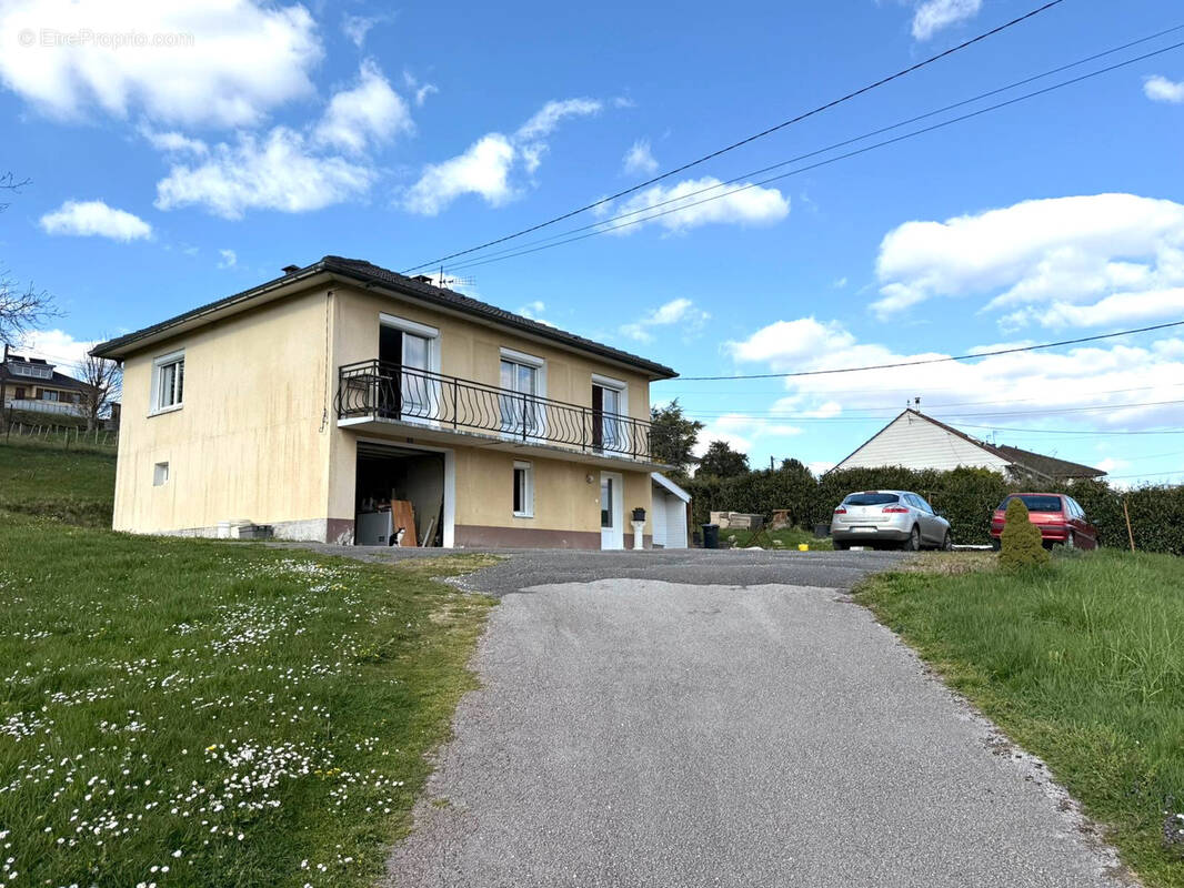 Maison à CLERVAL