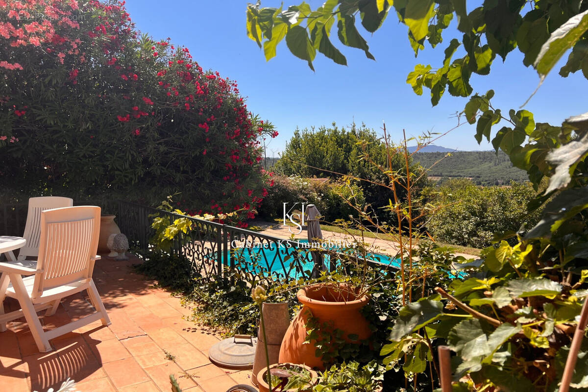 Maison à SEILLONS-SOURCE-D'ARGENS