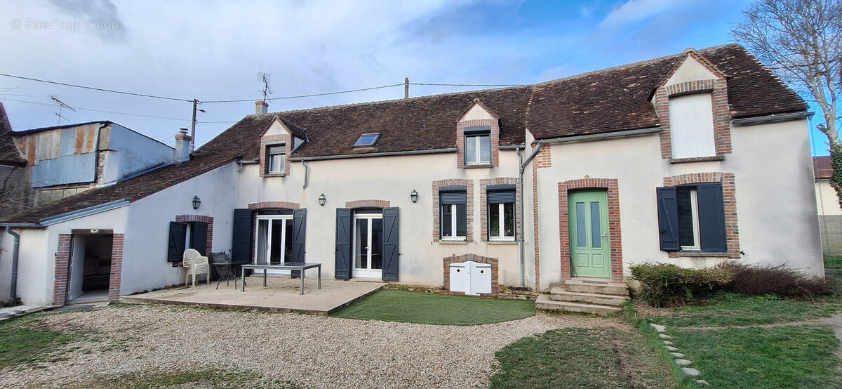 Maison à MALAY-LE-GRAND