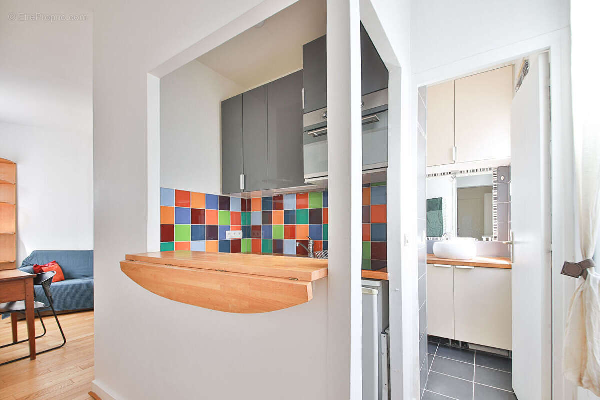 Appartement à PARIS-14E