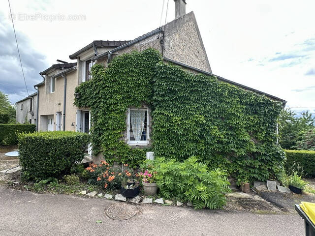 Maison à LORMES