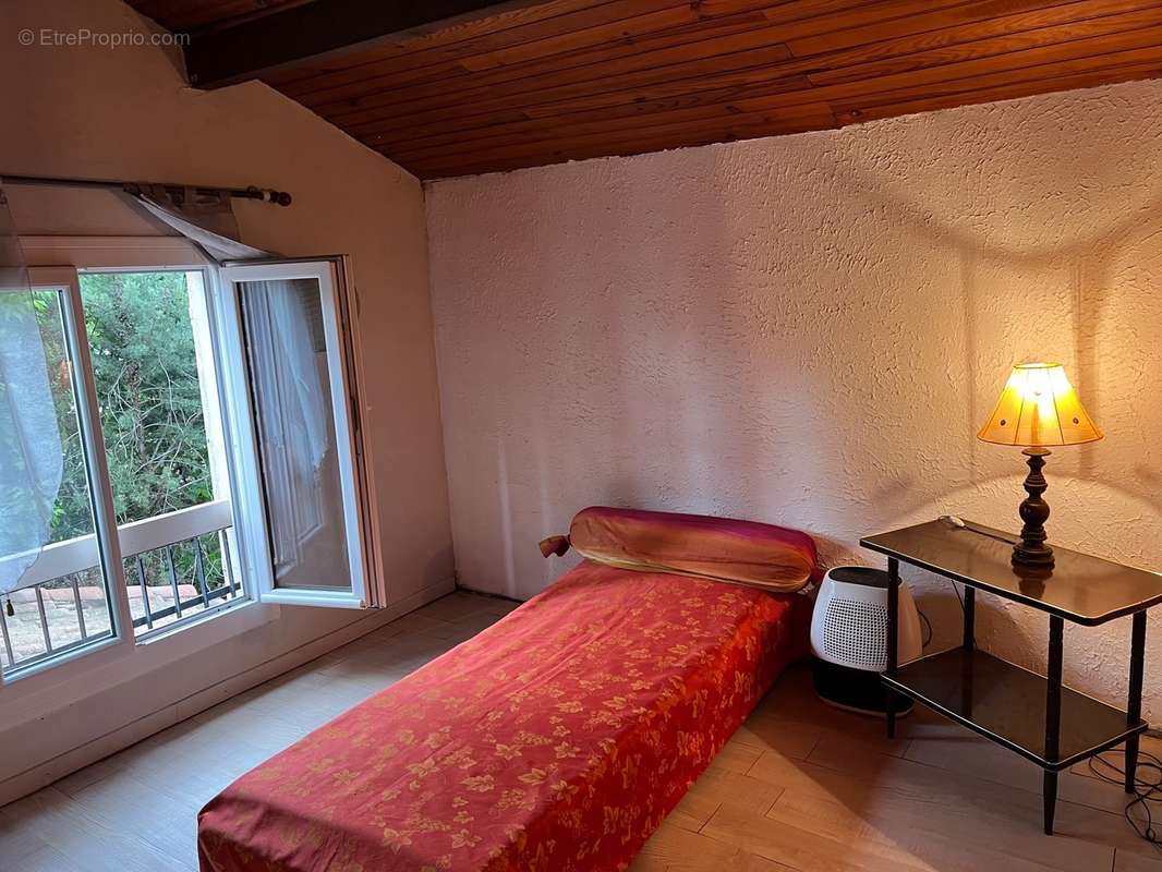 Maison à vendre à Oppède avec une vue sur la montagne du Luberon - photo 10