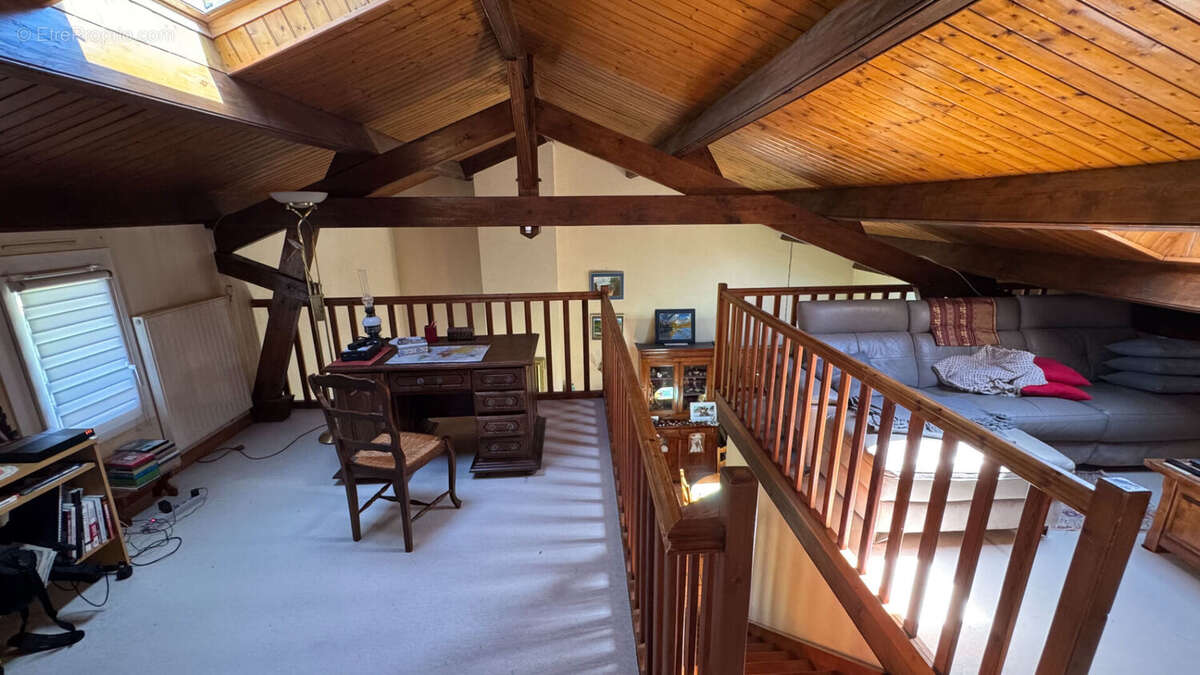 Maison à FONTAINE-LE-COMTE