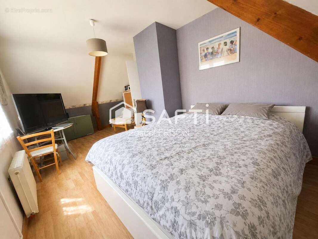 Maison 120 m² à Saint-Etienne-De-Chigny  - photo 7
