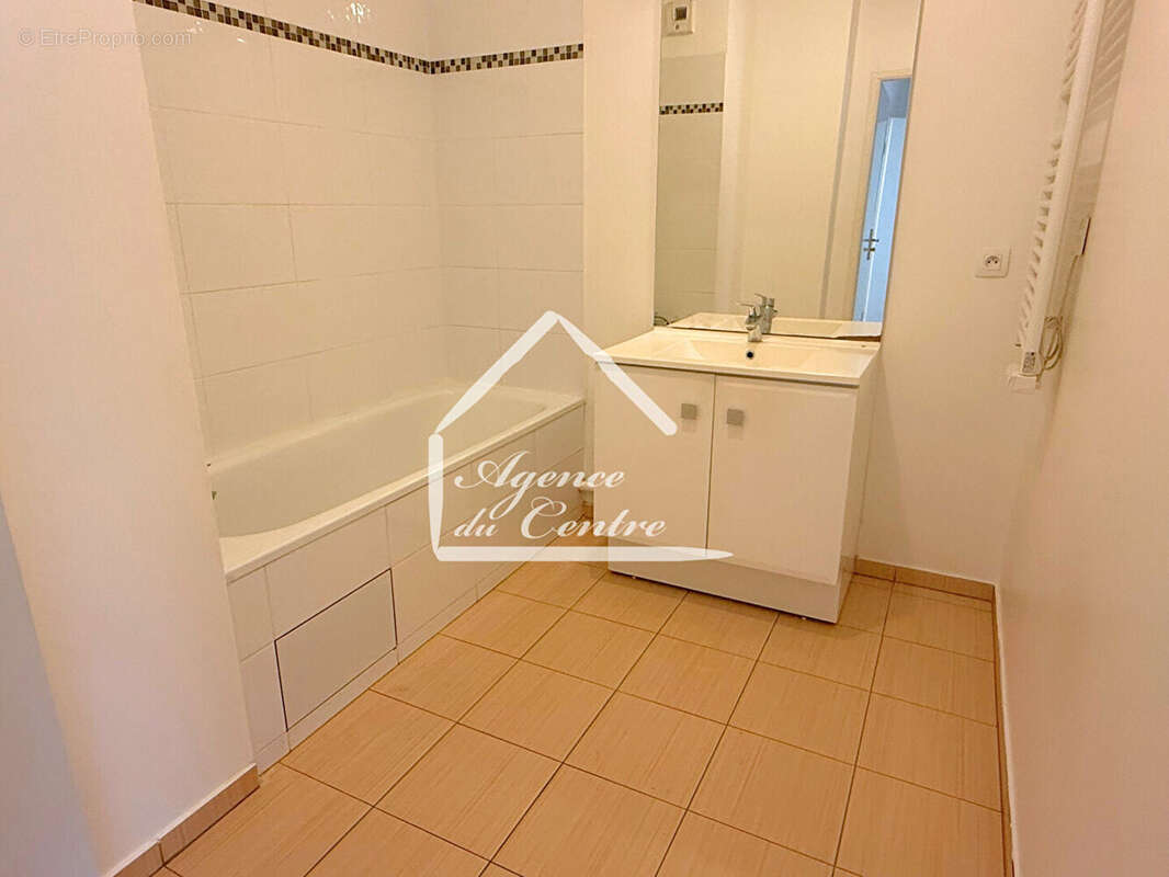 APPARTEMENT 4PP Rue Gustave Charpentier - photo 8