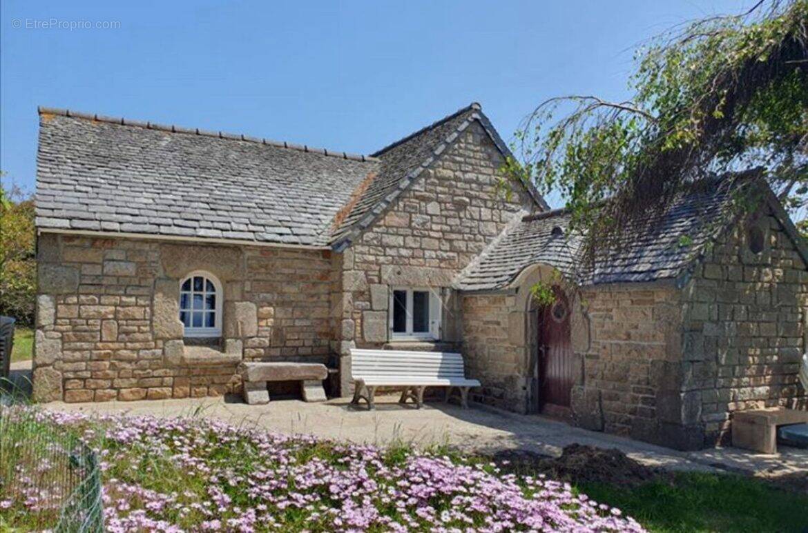 Maison à PLOUMOGUER