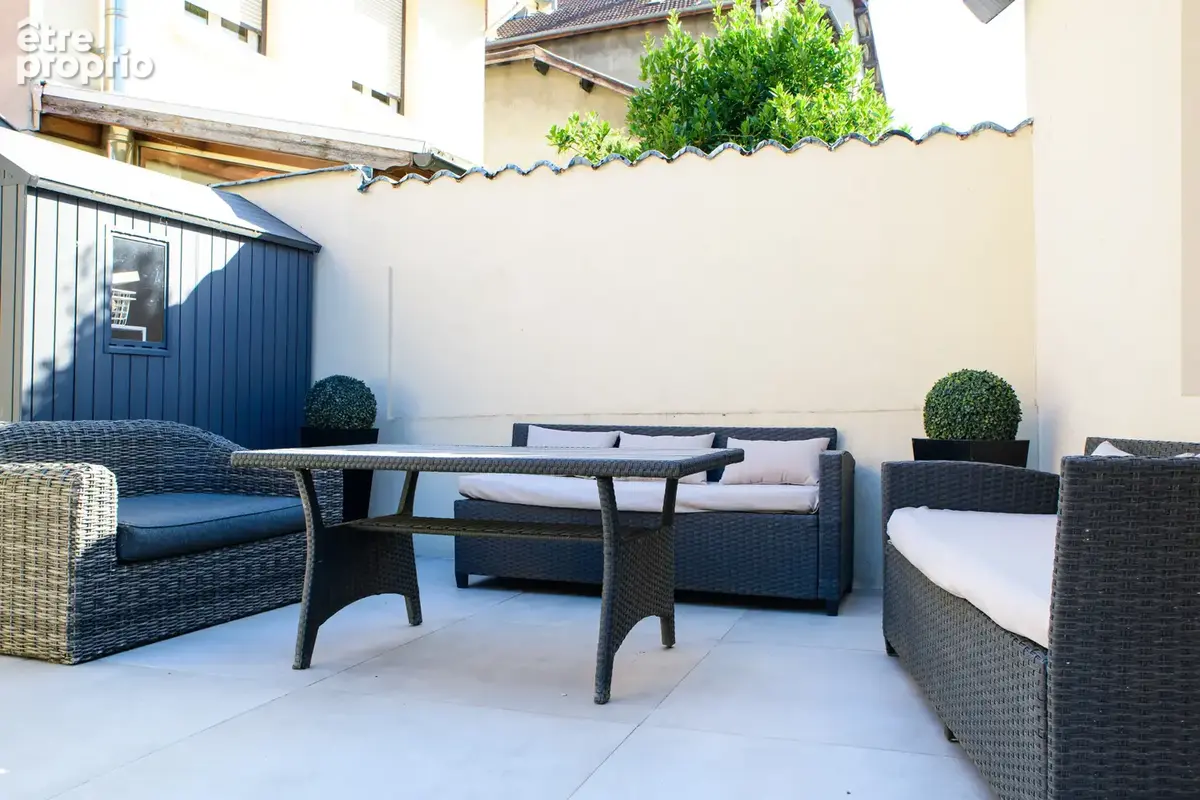 À vendre   Maison impeccable avec extérieur convivial   Lyon 8e - photo 4