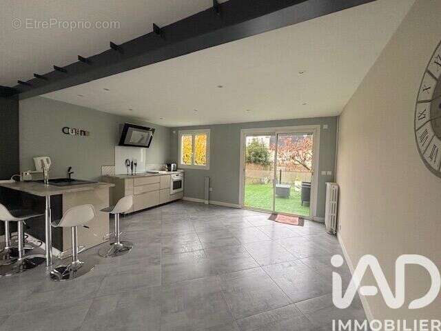 Photo 2 - Maison à CHOISY-LE-ROI