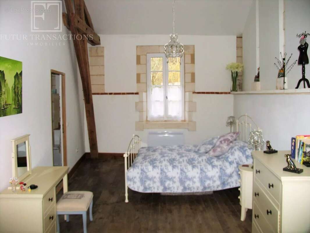 Maison à BOURDEILLES