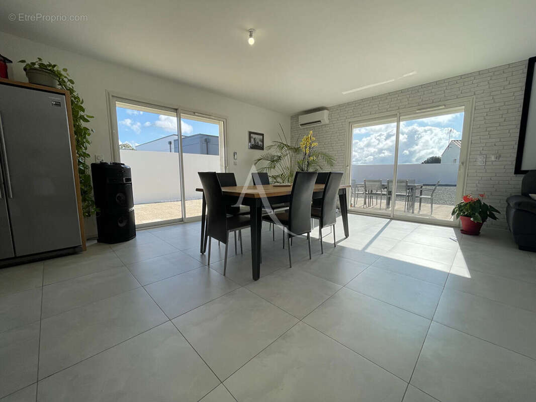 Maison à NOTRE-DAME-DE-RIEZ