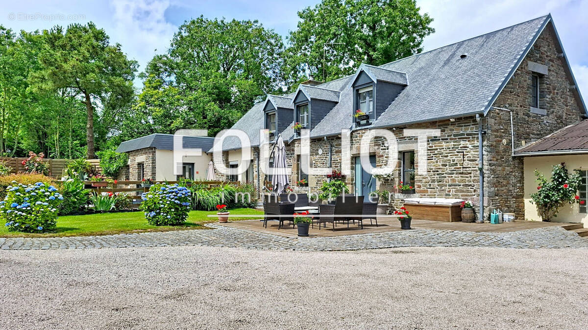 Maison à LE MESNIL-GARNIER