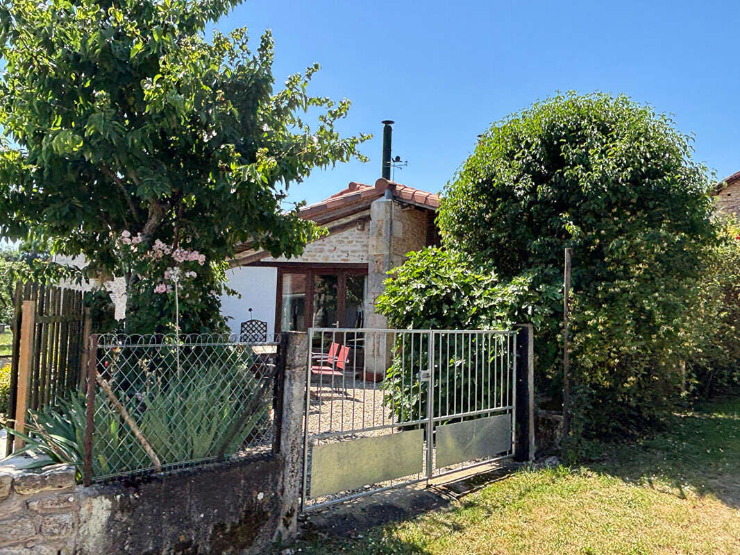 Maison à NANTEUIL-EN-VALLEE