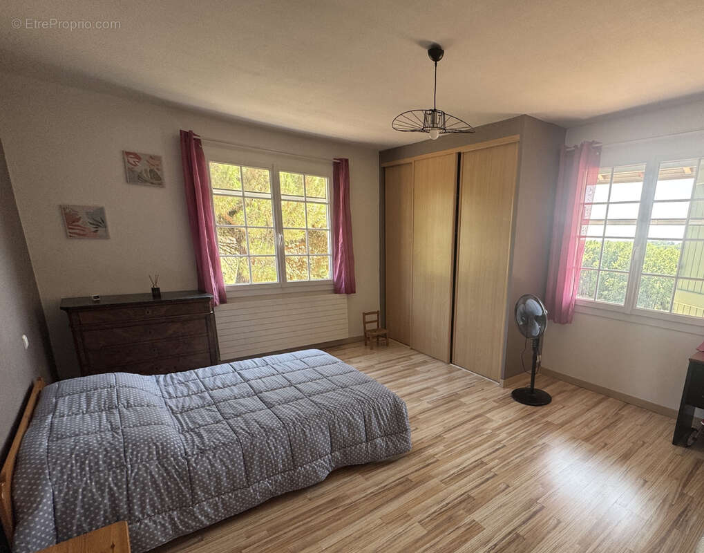 Propriété d'exception 203 m2 & Dépendances de 215 m2 - photo 5