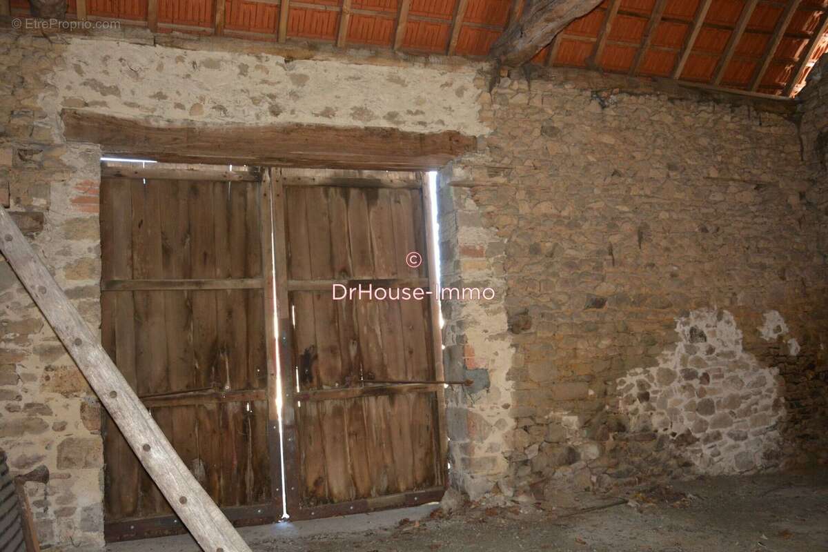 Terrain à BUSSIERE-GALANT