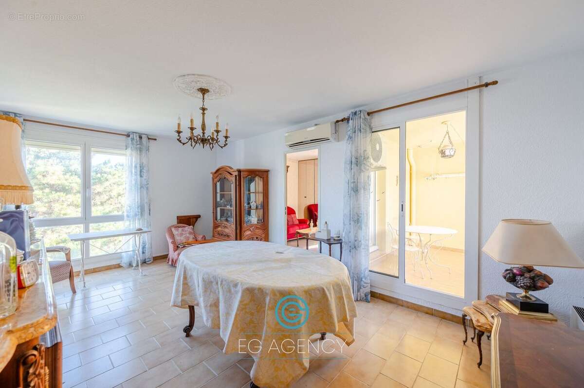 Appartement à MARSEILLE-8E